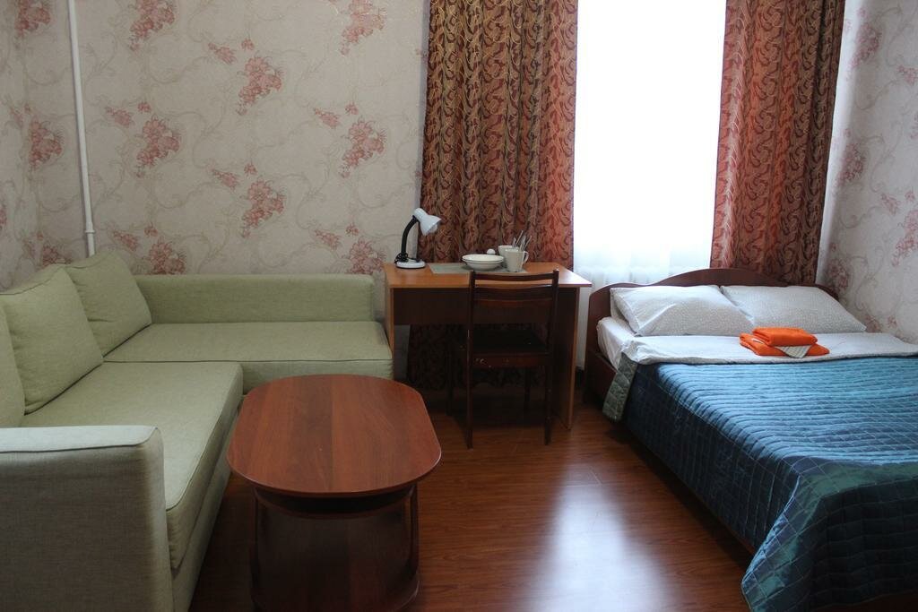 Гостиница Центральная Нижняя Тура-99