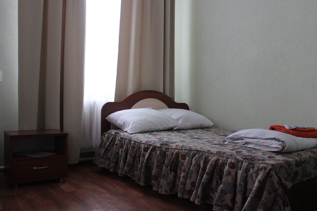 Гостиница Центральная Нижняя Тура-143