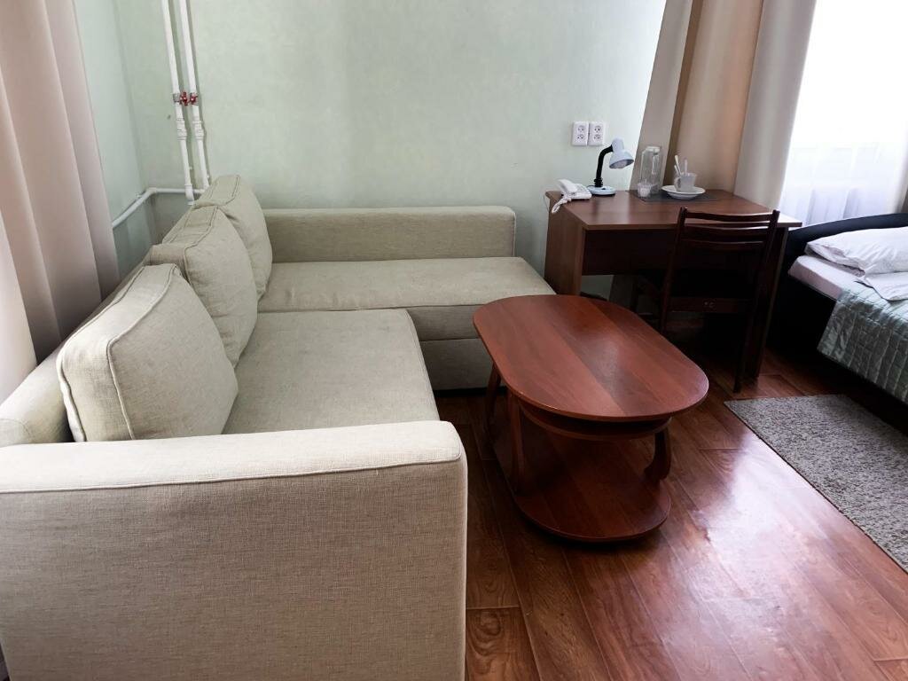 Гостиница Центральная Нижняя Тура-82