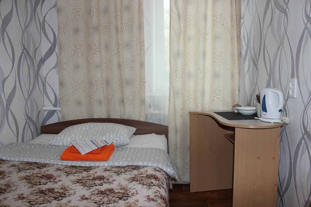 Гостиница Центральная Нижняя Тура-71