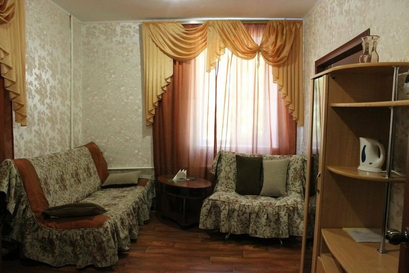 Гостиница Центральная Нижняя Тура-85