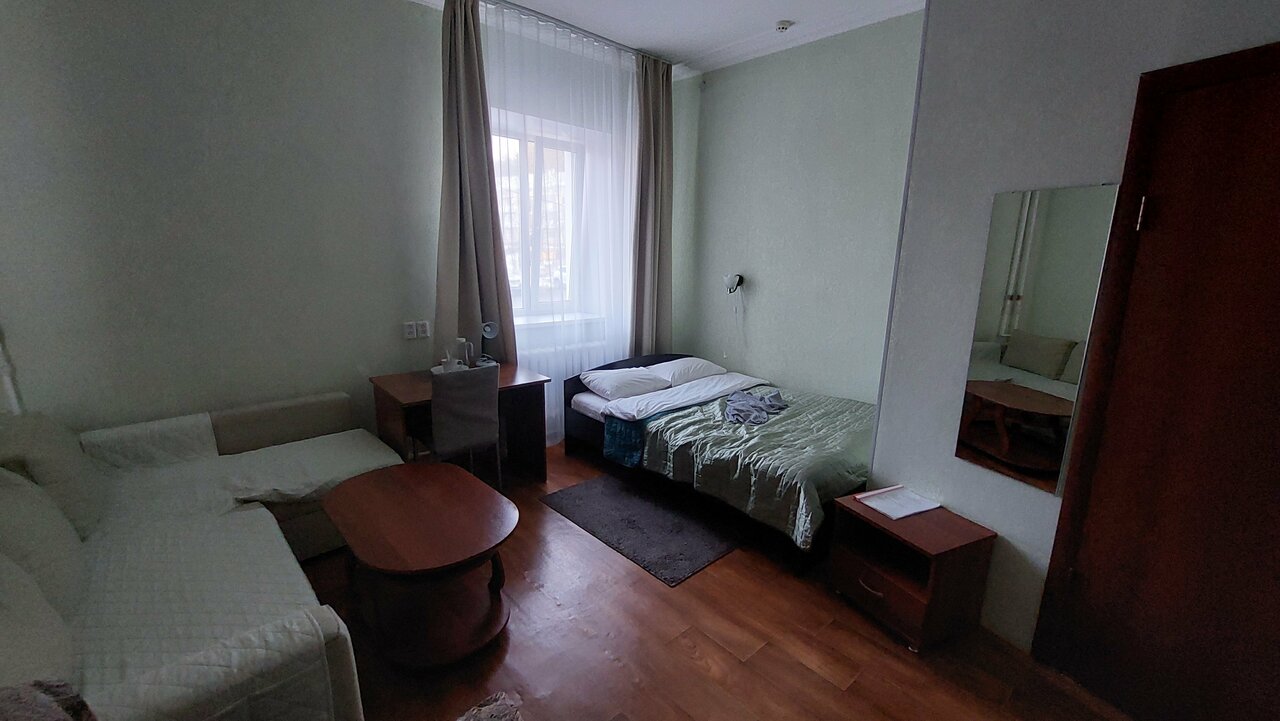 Гостиница Центральная Нижняя Тура-152