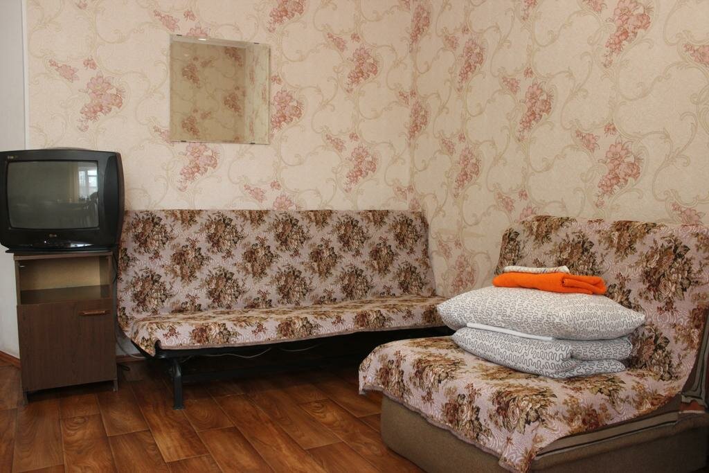 Гостиница Центральная Нижняя Тура-105