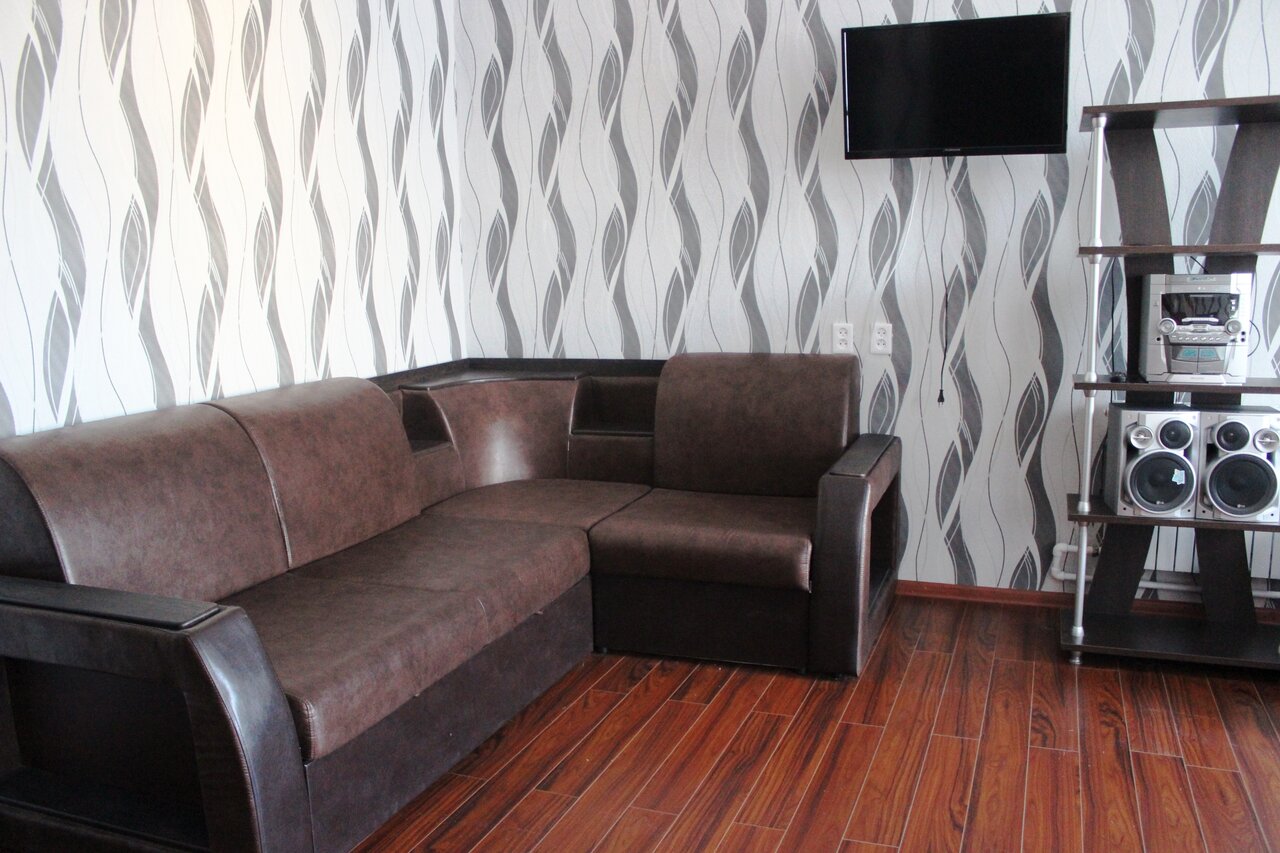 Гостиница Центральная Нижняя Тура-133