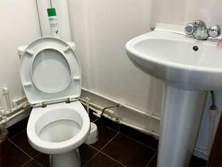 Гостиница Центральная Нижняя Тура Одноместный эконом с двухспальной кроватью (2-ой корпус)-2