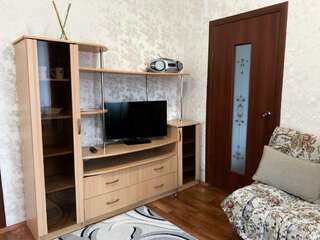 Гостиница Центральная Нижняя Тура 2-комнатный номер люкс с 1 двуспальной кроватью-5