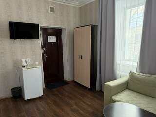 Гостиница Центральная Нижняя Тура Полулюкс-4