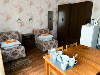 Гостиница Центральная Нижняя Тура Четырёхместный эконом-1