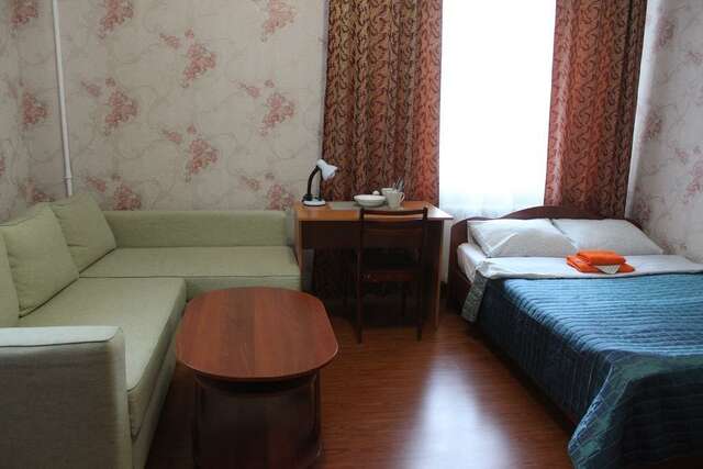 Гостиница Центральная Нижняя Тура-98