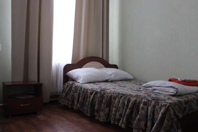 Гостиница Центральная Нижняя Тура-142