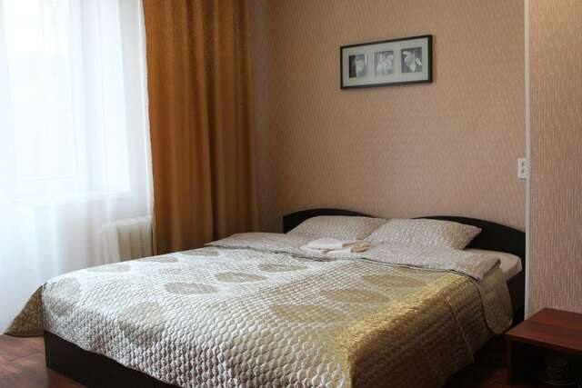 Гостиница Центральная Нижняя Тура-93