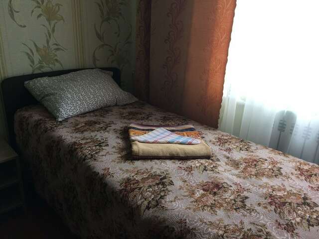 Гостиница Центральная Нижняя Тура-86