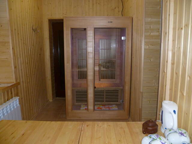 Гостиница Центральная Нижняя Тура-121