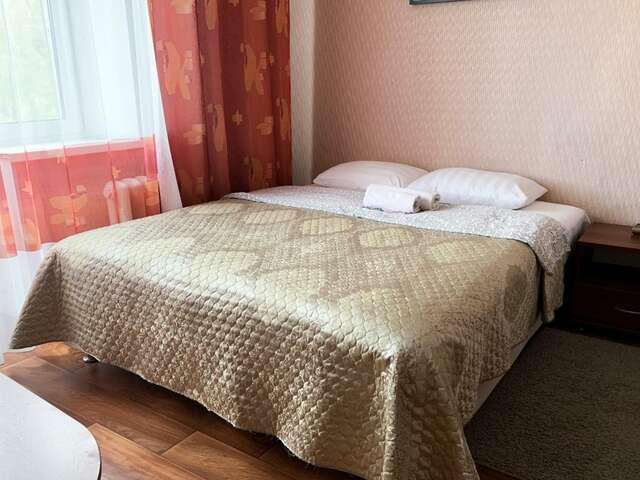 Гостиница Центральная Нижняя Тура-75