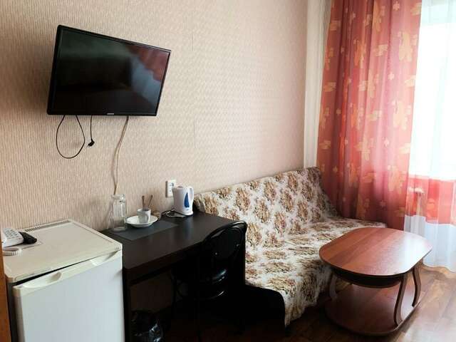 Гостиница Центральная Нижняя Тура-90