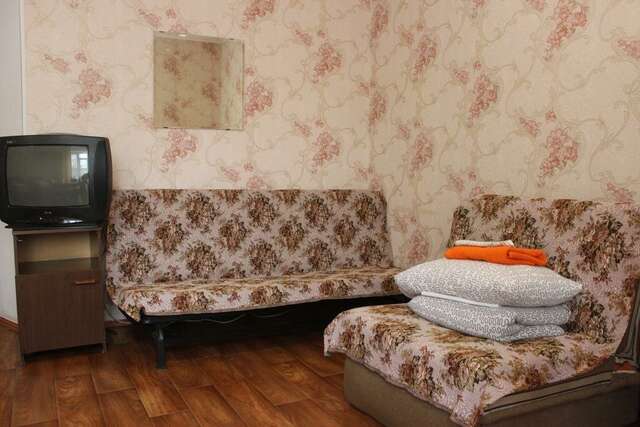 Гостиница Центральная Нижняя Тура-104